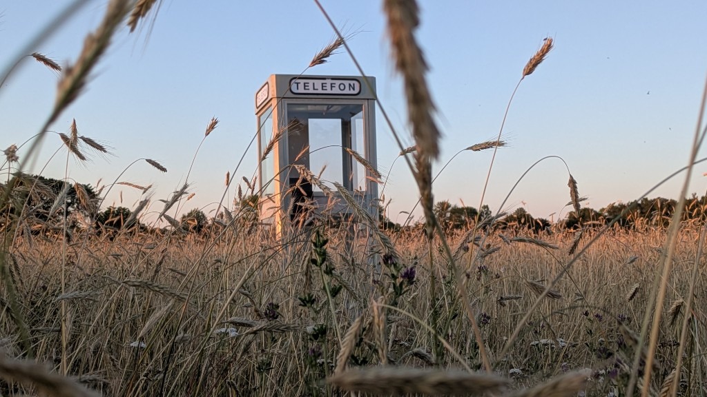 LINJEN — phone booth in a field